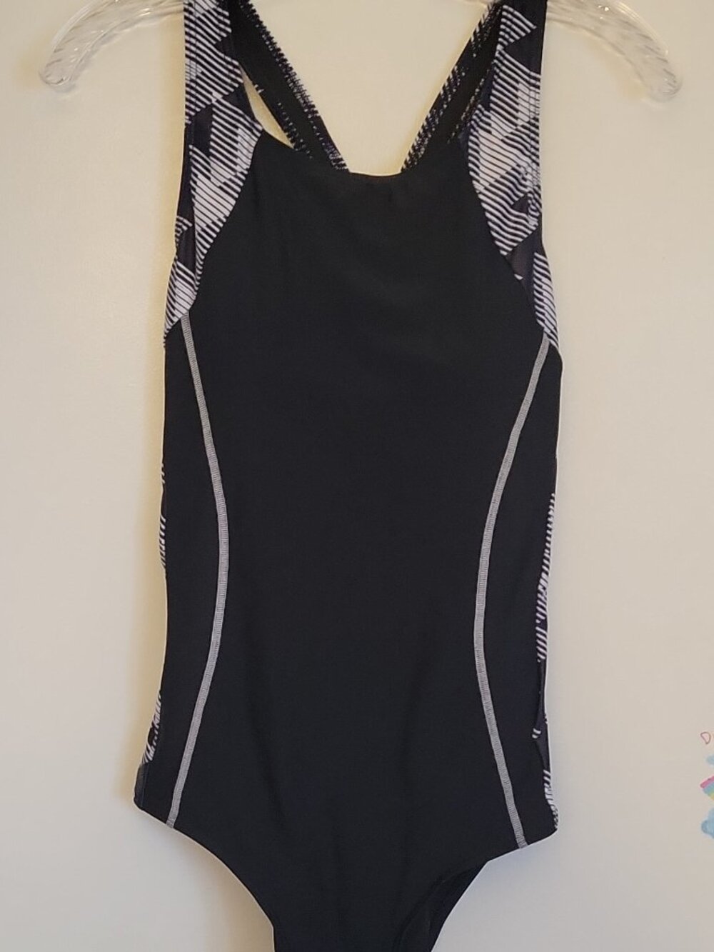 Attraco Women’s M Black/White Striped Mesh One Piece Swimsuit Padded UPF 50+